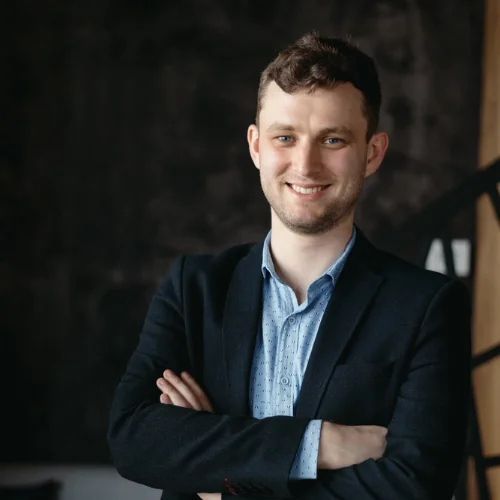 Porträtfoto Mann im Anzug – Rezensent Ralph H.